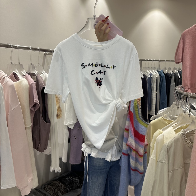 服裝服飾批發行業的發展與策略