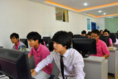 四川計算機(jī)學(xué)校熱門專業(yè)解析與計算機(jī)技術(shù)咨詢指南